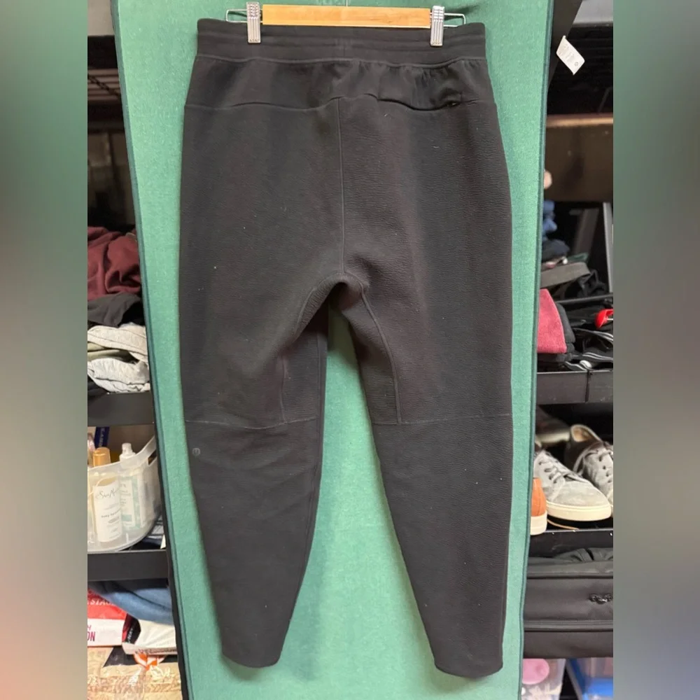 Lululemon Men's Black Pants Large - Picture 2 of 2